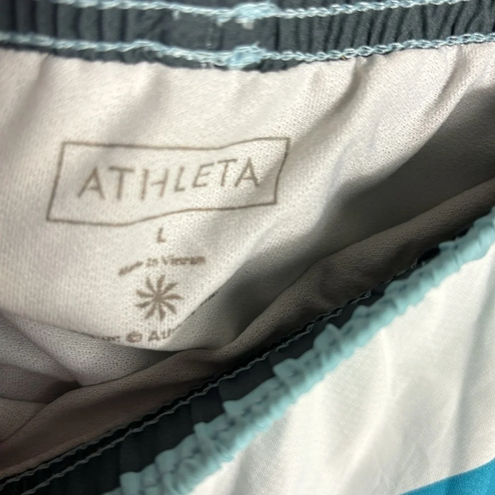 ATHLETA lined swim shorts size Large striped shorts elastic waist drawstring